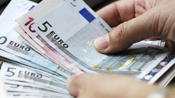 300 ευρώ σε δικαιούχους ΚΕΑ -400 ευρώ σε ανέργους ΟΑΕΔ- 800 ευρώ - ελεύθεροι επαγγελματίες : Ολα τα ΝΕΑ και πληρωμές
