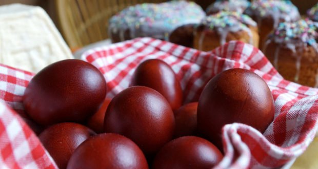 Κόκκινα αυγά - Γιατί βάφουμε αυγά - Συνταγή βαφής