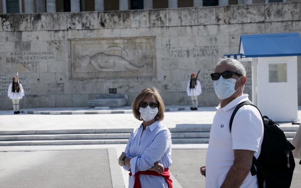 Μέτρα: Μάσκες παντού από το πρωί, απαγόρευση κυκλοφορίας από τα ξημερώματα της Κυριακής