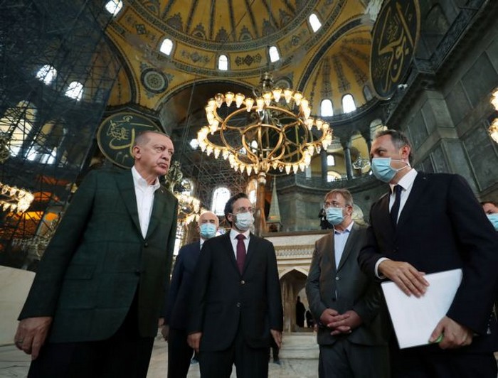 Turkish President Tayyip Erdogan visits the Hagia Sophia or Ayasofya-i Kebir Camii in Istanbul, Turkey, July 19, 2020. Murat Cetinmuhurdar/Handout via REUTERS ATTENTION EDITORS - THIS PICTURE WAS PROVIDED BY A THIRD PARTY. NO RESALES. NO ARCHIVE