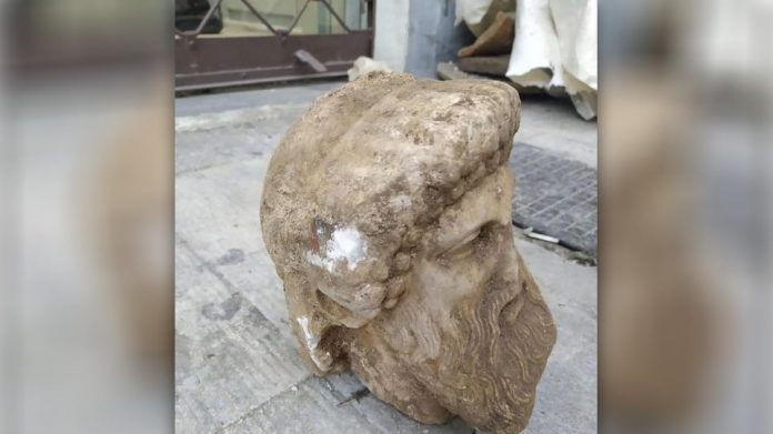 Αθήνα: Κεφαλή από ερμαϊκή στήλη βρέθηκε στο κέντρο