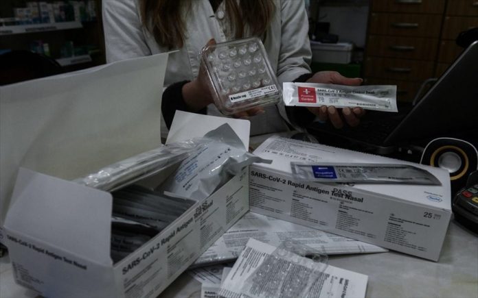 Βάζουν τέλος στη δωρεάν διάθεση των self test οι φαρμακοποιοί