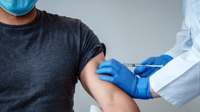 Ραντεβού για εμβόλιο ΤΩΡΑ - Self test : Όσα πρέπει να γνωρίζετε