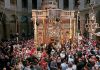 Ιεροσόλυμα: Βγήκε το Άγιος Φως από τον Πανάγιο Τάφο