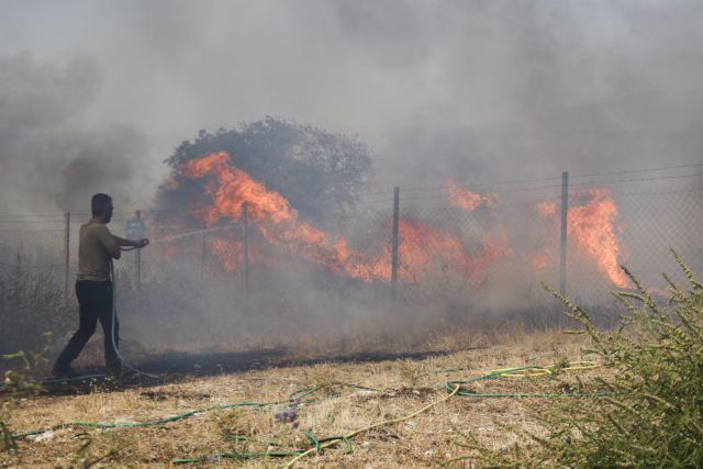 Κατάσβεση πυρκαγιάς στην Πάτρα Ιουλίου, 2021.