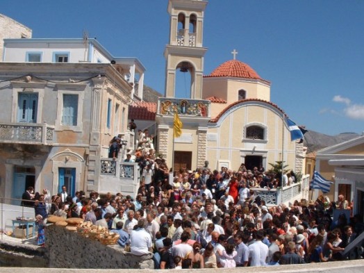 Όλη η Ελλάδα γιορτάζει την Παναγία της