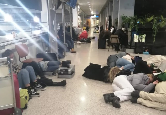 Εικόνες ντροπής στο Αεροδρόμιο.....
