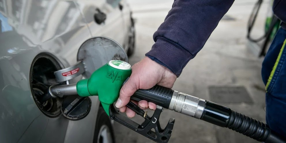 Επίδομα βενζίνης: Τα ποσά, οι δικαιούχοι και οι προϋποθέσεις