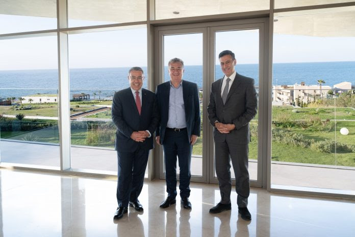 Συνάντηση του CEO της Alpha Bank Βασίλη Ψάλτη με τον Περιφερειάρχη Κρήτης Σταύρο Αρναουτάκη