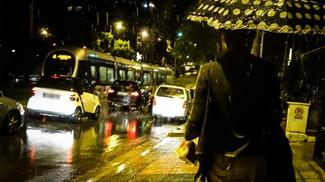 Καταιγίδες στην Αττική - Απεγκλωβίστηκαν οδηγοί στη λεωφόρο Σταμάτας
