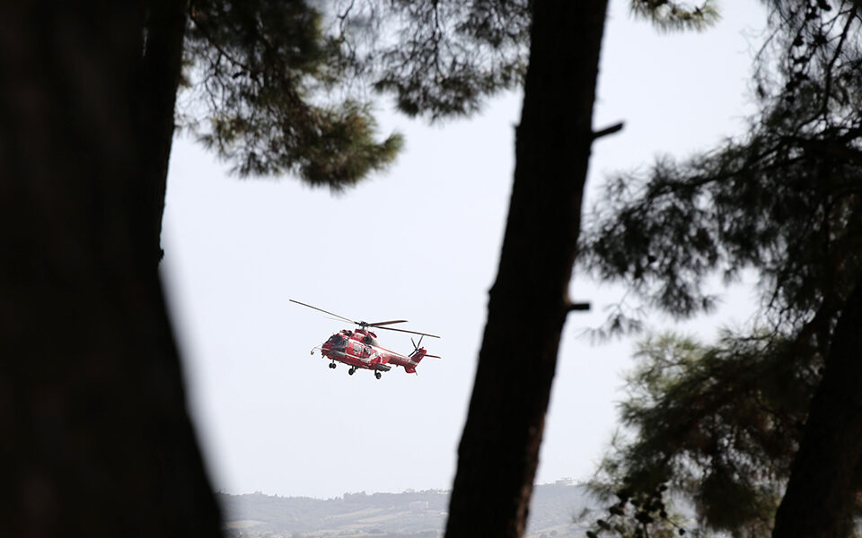 Κακοκαιρία: Πολλά προβλήματα λόγω θυελλωδών ανέμων - Ελικόπτερο στις έρευνες για τον αγνοούμενο στην Εύβοια