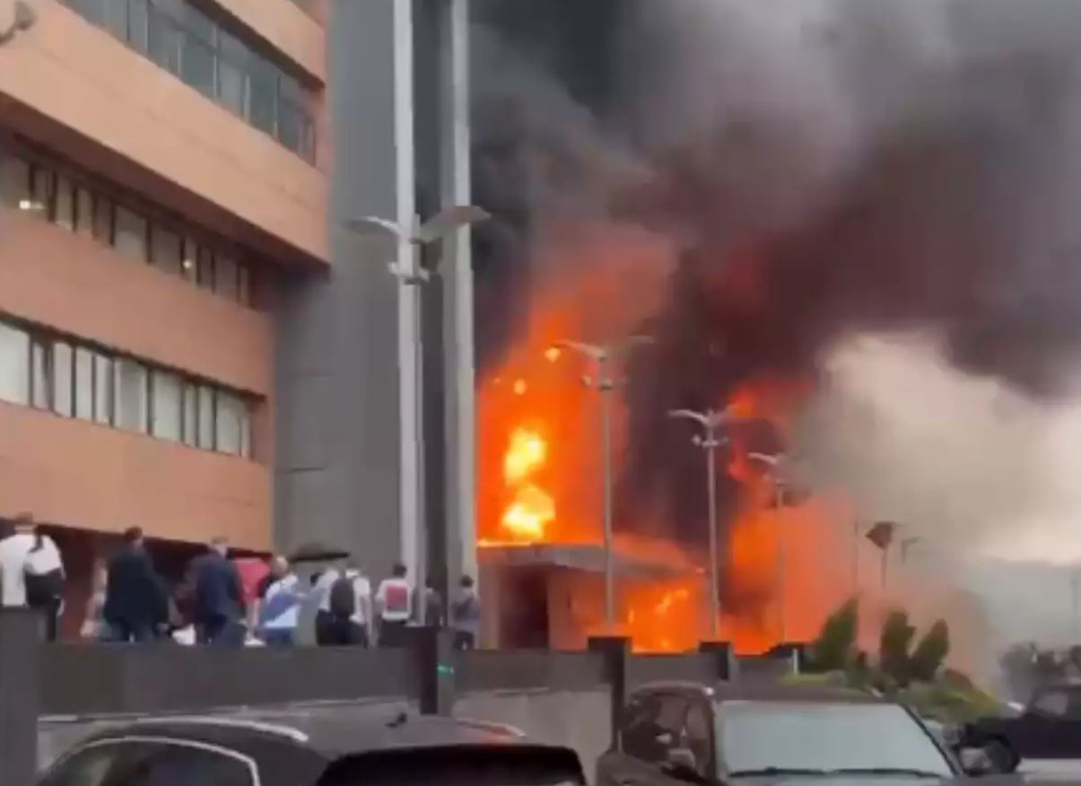 Ρωσία: Μεγαλή φωτιά με εγκλωβισμένους σε επιχειρηματικό κέντρο της Μόσχας