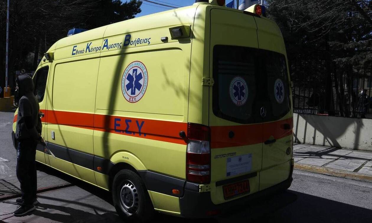 ΣΟΚ στη Θεσσαλονίκη: Όχημα έπεσε πάνω σε στάση του ΟΑΣΘ μετά από τροχαίο - Τρεις τραυματίες