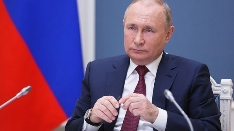Ρωσία: Ο πρόεδρος Πούτιν κατηγορεί τη Δύση ότι υποκινεί "επαναστάσεις" στις χώρες της πρώην ΕΣΣΔ