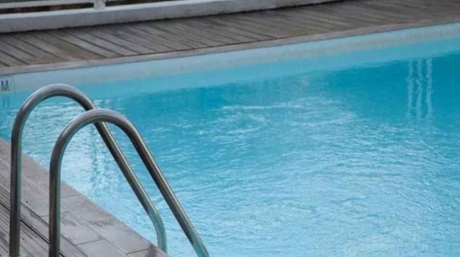 Σοκ στο Αγρίνιο! Άνδρας πνίγηκε σε πισίνα γνωστού καταστήματος