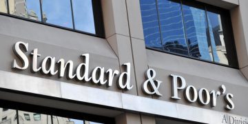 Standard & Poor's headquarters in the financial district of New York on August 6, 2011. The United States' credit rating was cut for the first time ever August 5 when Standard and Poor's lowered it from triple-A to AA+, citing the country's looming deficit burden and weak policy-making process. AFP PHOTO/Stan HONDA