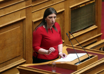 Η πρόεδρος της ΚΟ της Πλεύσης Ελευθερίας Ζωή Κωνσταντοπούλου μιλάει στην Ολομέλεια της Βουλής, κατά τη διάρκεια της συζήτησης επί των Προγραμματικών Δηλώσεων της Κυβέρνησης, Αθήνα, Σάββατο 8 Ιουλίου 2023. Η διαδικασία θα ολοκληρωθεί σήμερα το βράδυ με την ονομαστική ψηφοφορία για την παροχή ψήφου εμπιστοσύνης στην κυβέρνηση. ΑΠΕ-ΜΠΕ/ΑΠΕ-ΜΠΕ/Αλέξανδρος Μπελτές