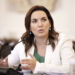 (Ξένη Δημοσίευση) Η υπουργός Τουρισμού Όλγα Κεφαλογιάννη συνομιλεί με τον πρωθυπουργό Κυριάκο Μητσοτάκη (δεν εικονίζεται) στην σύσκεψη για το σχέδιο της επόμενης μέρα του τουρισμού στη Ρόδο, την Παρασκευή 28 Ιουλίου 2023. ΑΠΕ-ΜΠΕ/ΓΡΑΦΕΙΟ ΤΥΠΟΥ ΠΡΩΘΥΠΟΥΡΓΟΥ/ΔΗΜΗΤΡΗΣ ΠΑΠΑΜΗΤΣΟΣ