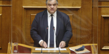 Φωτογραφία αρχείου (20 Μαΐου 2021) που εικονίζει τον τότε βουλευτή της ΝΔ Βασίλη Σπανάκη, στη Βουλή. Ο Βασίλης Σπανάκης, αναλαμβάνει νέος υφυπουργός Εργασίας και Κοινωνικής Ασφάλισης όπως ανακοίνωσε ο  κυβερνητικός Εκπρόσωπος Παύλος Μαρινάκης. Η ορκωμοσία της νέας κυβέρνησης θα πραγματοποιηθεί αύριο Τρίτη, στο Προεδρικό Μέγαρο και θα ακολουθήσει η διαδικασία παράδοσης - παραλαβής των υπουργείων, ενώ την Τετάρτη θα πραγματοποιηθεί η πρώτη συνεδρίαση του νέου υπουργικού Συμβουλίου. Δευτέρα 26 Ιουνίου 2023.  ΑΠΕ-ΜΠΕ/ΑΠΕ-ΜΠΕ/ΑΛΕΞΑΝΔΡΟΣ ΒΛΑΧΟΣ