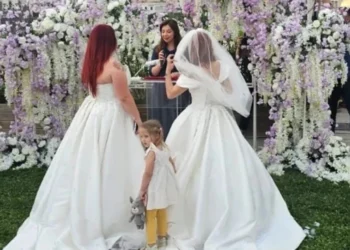 Αλβανία: Ο πρώτος ανεπίσημος γάμος ομόφυλου ζευγαριού – «Η κοινωνία μας είναι πολύ πατριαρχική και ομοφοβική»