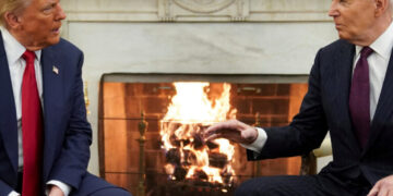 FILE PHOTO: U.S. President Joe Biden meets with President-elect Donald Trump in the Oval Office at the White House in Washington, U.S., November 13, 2024. REUTERS/Kevin Lamarque/File Photo