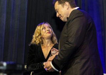 Elon Musk, CEO of Tesla, right, presents Giorgia Meloni, Italy's president of the Council of Ministers, with an award during the Global Citizen Awards dinner, Monday, Sept. 23, 2024, in New York. (AP Photo/Michelle Farsi)