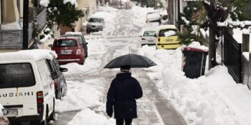 Στιγμιότυπο από τις Ερυθρές Αττικής, Τρίτη 14 Ιανουαρίου 2025. Το ψυχρό μέτωπο που διέσχισε τη χώρα προκάλεσε σημαντική πτώση της θερμοκρασίας και έντονες χιονοπτώσεις. 
(ΜΙΧΑΛΗΣ ΚΑΡΑΓΙΑΝΝΗΣ/EUROKINISSI)