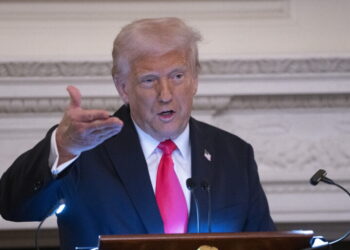 epa11993419 US President Donald J. Trump speaks during the White House Iftar Dinner at the White House in Washington, DC, USA, 27 March 2025.  EPA/Chris Kleponis / POOL