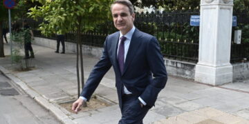 Σύσκεψη των πολιτικών αρχηγών στο Προεδρικό Μέγαρο υπό την Πρόεδρο της Δημοκρατίας Κατερίνα Σακελλαροπούλου, Τετάρτη 24 Μαΐου 2023. Η Πρόεδρος της Δημοκρατίας, μετά την κατάθεση των τριών διερευνητικών εντολών σχηματισμού κυβέρνησης, κάλεσε τους αρχηγούς των κομμάτων της Βουλής που προέκυψε από τις εκλογές της 21ης Μαΐου σε σύσκεψη στο Προεδρικό Μέγαρο σύμφωνα με το άρθρο 37 παρ. 3 εδάφιο γ' του Συντάγματος. 
(ΤΑΤΙΑΝΑ ΜΠΟΛΑΡΗ/EUROKINISSI)