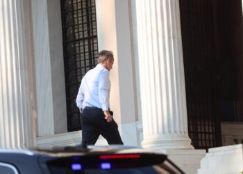 Έκτακτη συνεδρίαση του Κυβερνητικού Συμβουλίου Εθνικής Ασφάλειας (ΚΥΣΕΑ), υπό τον Πρωθυπουργό Κυριάκο Μητσοτάκη το , με αντικείμενο τις τελευταίες εξελίξεις στη Μέση Ανατολή, Παρασκευή 13 Ιουνίου 2025. Η κυβέρνηση τέθηκε σε συναγερμό μετά τους βομβαρδισμούς του Ισραήλ, κατά στόχων στην Τεχεράνη και αλλού στο Ιράν. 
(ΓΙΑΝΝΗΣ ΠΑΝΑΓΟΠΟΥΛΟΣ/EUROKINISSI)