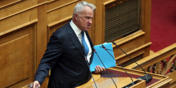 Ο βουλευτής της ΝΔ Μάκης Βορίδης μιλάει στην Ολομέλεια της Βουλής, κατά τη διάρκεια της συζήτησης και λήψης απόφασης σχετικά με τις δύο προτάσεις που έχουν καταθέσει το ΠΑΣΟΚ-ΚΙΝΑΛ και οι ΣΥΡΙΖΑ-ΠΣ από κοινού με τη Νέα Αριστερά για τη συγκρότηση Προκαταρκτικής Επιτροπής κατά των δύο πρώην υπουργών Αγροτικής Ανάπτυξης και Τροφίμων Μάκη Βορίδη και Λευτέρη Αυγενάκη σχετικά με το σκάνδαλο του ΟΠΕΚΕΠΕ, Αθήνα, Τετάρτη 30 Ιουλίου 2025. ΑΠΕ-ΜΠΕ/ΑΠΕ-ΜΠΕ/ΑΛΕΞΑΝΔΡΟΣ ΒΛΑΧΟΣ