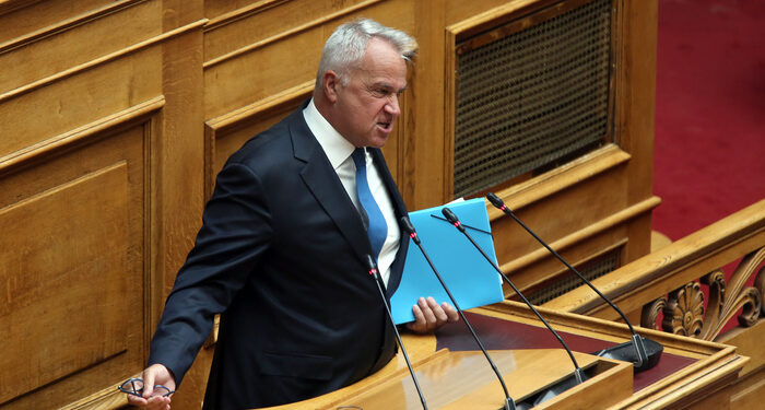 Ο βουλευτής της ΝΔ Μάκης Βορίδης μιλάει στην Ολομέλεια της Βουλής, κατά τη διάρκεια της συζήτησης και λήψης απόφασης σχετικά με τις δύο προτάσεις που έχουν καταθέσει το ΠΑΣΟΚ-ΚΙΝΑΛ και οι ΣΥΡΙΖΑ-ΠΣ από κοινού με τη Νέα Αριστερά για τη συγκρότηση Προκαταρκτικής Επιτροπής κατά των δύο πρώην υπουργών Αγροτικής Ανάπτυξης και Τροφίμων Μάκη Βορίδη και Λευτέρη Αυγενάκη σχετικά με το σκάνδαλο του ΟΠΕΚΕΠΕ, Αθήνα, Τετάρτη 30 Ιουλίου 2025. ΑΠΕ-ΜΠΕ/ΑΠΕ-ΜΠΕ/ΑΛΕΞΑΝΔΡΟΣ ΒΛΑΧΟΣ
