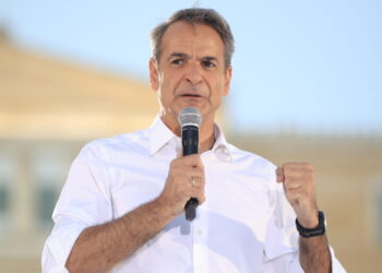 Ομιλία του Πρωθυπουργού και Προέδρου της Νέας Δημοκρατίας Κυριάκου Μητσοτάκη στην κεντρική προεκλογική συγκέντρωση του κόμματος στην πλατεία Συντάγματος, στην Αθήνα, Παρασκευή 7 Ιουνίου 2024. 
(ΓΙΩΡΓΟΣ ΚΟΝΤΑΡΙΝΗΣ/EUROKINISSI)