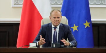 epa12366540 Prime Minister Donald Tusk speaks during an extraordinary government meeting at the Chancellery of the Prime Minister in Warsaw, Poland, 10 September 2025, held in connection with the nighttime violation of Polish airspace by Russian drones.  EPA/Szymon Pulcyn  POLAND OUT