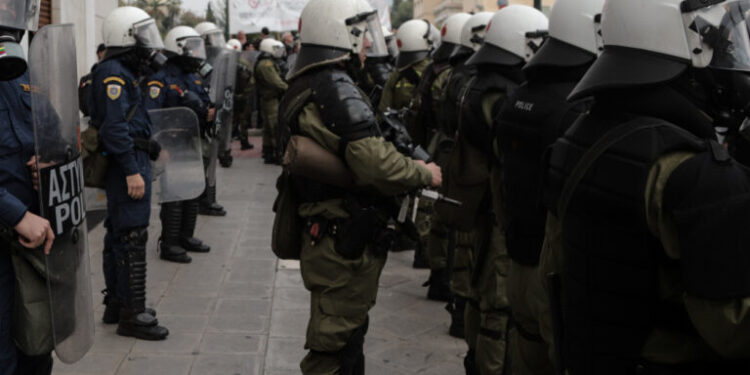 ÐÏÑÅÉÁ ÃÉÁ ÔÇÍ 46Ç ÅÐÅÔÅÉÏ ÁÐÏ ÔÇÍ ÅÎÅÃÅÑÓÇ ÔÏÕ ÐÏËÕÔÅ×ÍÅÉÏÕ (EUROKINISSI/ ÓÙÔÇÑÇÓ ÄÇÌÇÔÑÏÐÏÕËÏÓ)