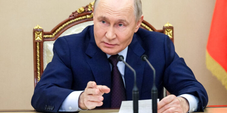 Russian President Vladimir Putin chairs a meeting with members of the Security Council in Moscow, Russia, November 5, 2025. Sputnik/Gavriil Grigorov/Pool via REUTERS ATTENTION EDITORS - THIS IMAGE WAS PROVIDED BY A THIRD PARTY.