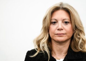 Memorial event, by the Diversitas group, for the victims of the Tempi train accident with the participation of Maria Karystianou (President of the Tempi Victims' Families Association), Kostas Genidounias (former President of the Greek Train Drivers) and Pavlos Aslanidis, New School of Philosophy of the Aristotle University of Thessaloniki, February 14, 2025. / Εκδήλωση μνήμης, της ομάδας Diversitas, για τα θύματα του σιδηροδρομικού δυστυχήματος των Τεμπών με την συμμετοχή των Μαρία Καρυστιανού (Πρόεδρος του Συλλόγου Οικογενειών Θυμάτων Τεμπών), Κώστα Γενιδουνιά (πρώην Πρόεδρος των Ελλήνων Μηχανοδηγών) και Παύλου Ασλανίδη, Νέα Φιλοσοφική Σχολή του ΑΠΘ, 14 Φεβρουαρίου 2025.