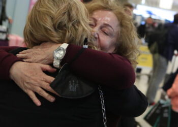 Επαναπατρισμός Ελλήνων πολιτών από την Μέση Ανατολή με πτήση της Sky Express, από την Μουσκάτ, πρωτεύουσα του Ομάν, στον  Διεθνή Αερολιμένα Αθηνών "Ελευθέριος Βενιζέλος", Παρασκευή 6 Μαρτίου 2026.  (ΣΩΤΗΡΗΣ ΔΗΜΗΤΡΟΠΟΥΛΟΣ/EUROKINISSI)