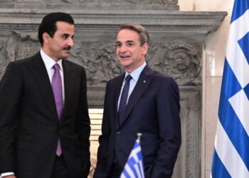 Συνάντηση του Πρωθυπουργού Κυριάκου Μητσοτάκη με τον Εμίρη του Κατάρ, Σεΐχη Tamim bin Hamad Al Thani, στο Μέγαρο Μαξίμου, Τετάρτη 29 Μαΐου 2024. 
(ΤΑΤΙΑΝΑ ΜΠΟΛΑΡΗ/EUROKINISSI)