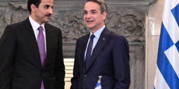 Συνάντηση του Πρωθυπουργού Κυριάκου Μητσοτάκη με τον Εμίρη του Κατάρ, Σεΐχη Tamim bin Hamad Al Thani, στο Μέγαρο Μαξίμου, Τετάρτη 29 Μαΐου 2024. 
(ΤΑΤΙΑΝΑ ΜΠΟΛΑΡΗ/EUROKINISSI)