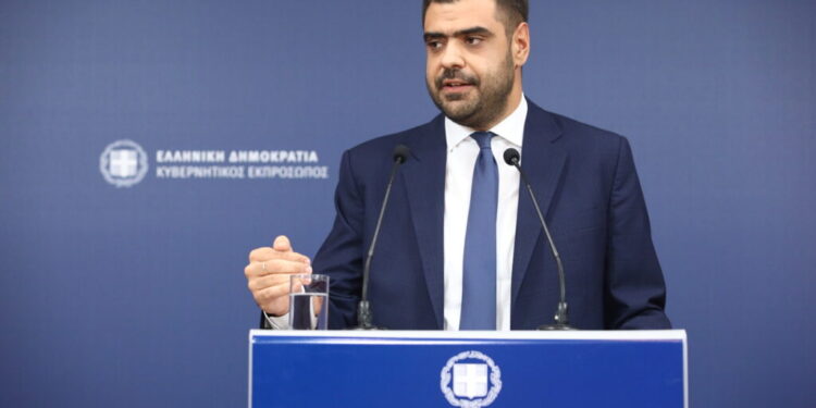 Ενημέρωση των πολιτικών συντακτών και ανταποκριτών ξένου Τύπου από τον Κυβερνητικό Εκπρόσωπο Παύλο Μαρινάκη, Δευτέρα 10 Ιουλίου 2023. 
(ΓΙΑΝΝΗΣ ΠΑΝΑΓΟΠΟΥΛΟΣ/EUROKINISSI)